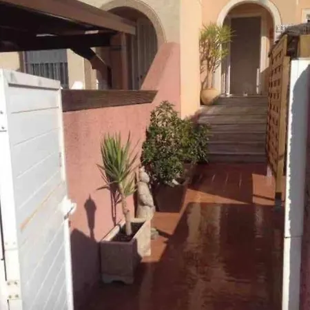 Casa,solarium,barbacoa,piscina *